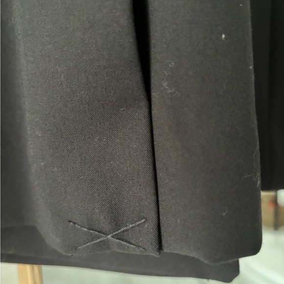 Classic Black Blazer - Picture 4 of 4